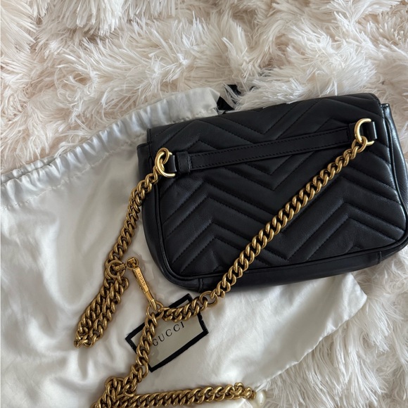 🌟Rare Gucci🌟 Pearl Bag with Gold Chain 
Shoulder/ crossbody / belt bag - Picture 3 of 8